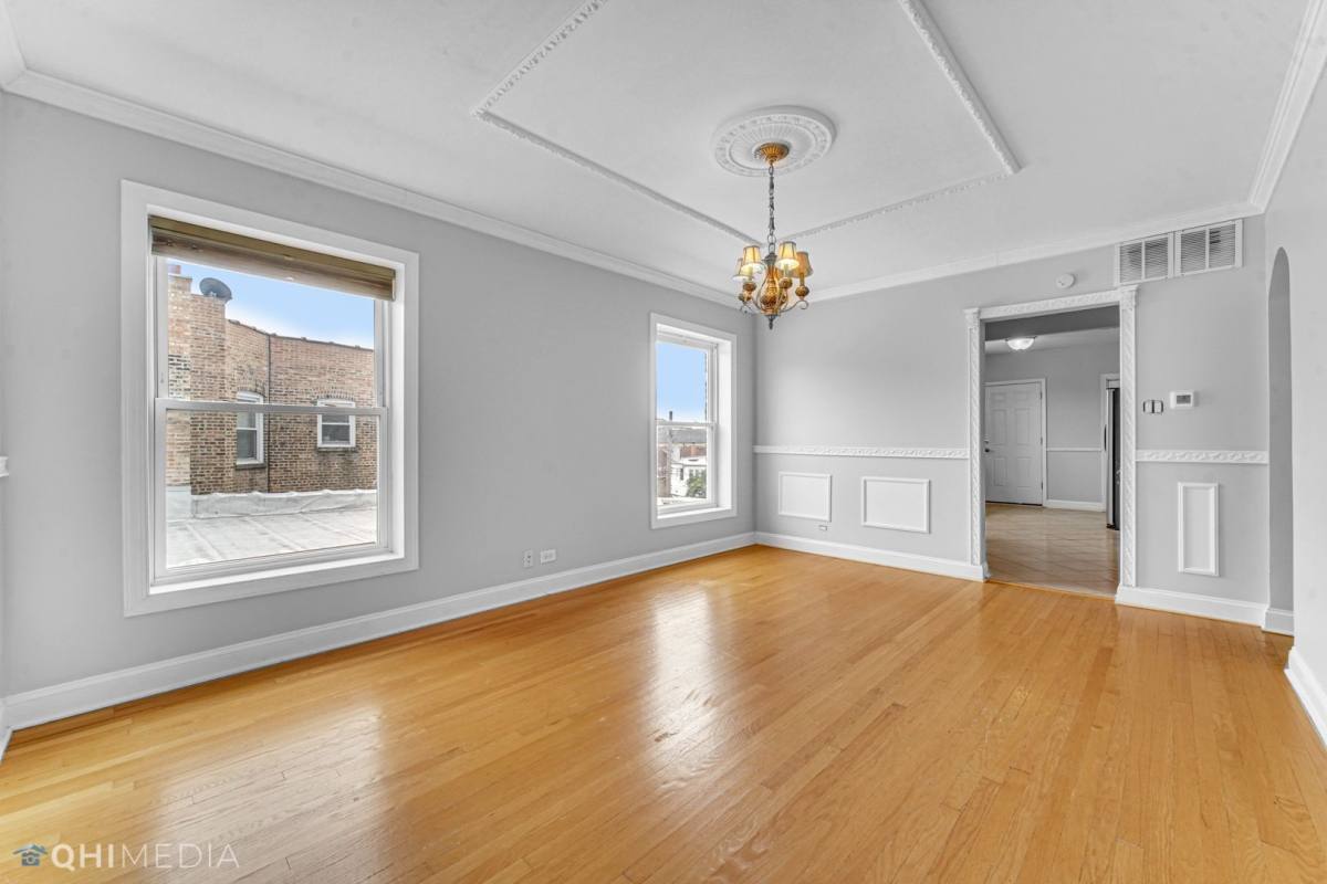 Apartment for rent at 6144 N Washtenaw Ave, Chicago, IL 60659