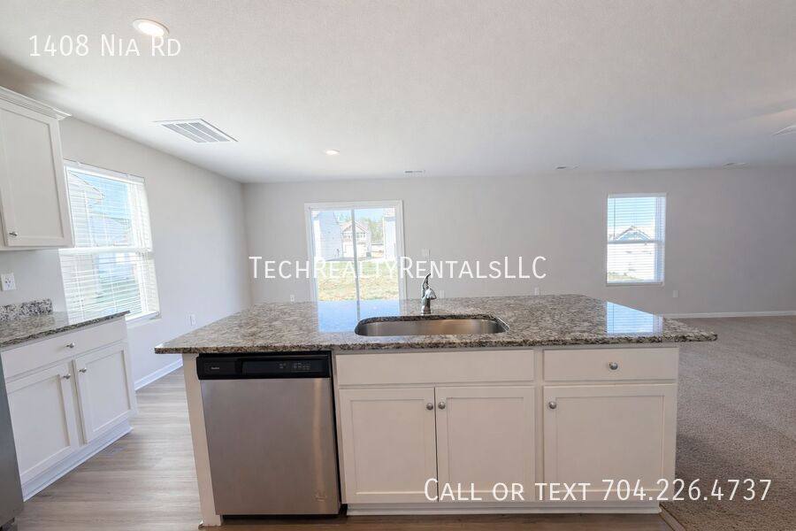 House for rent at 1408 Nia Rd, Charlotte, NC 28215
