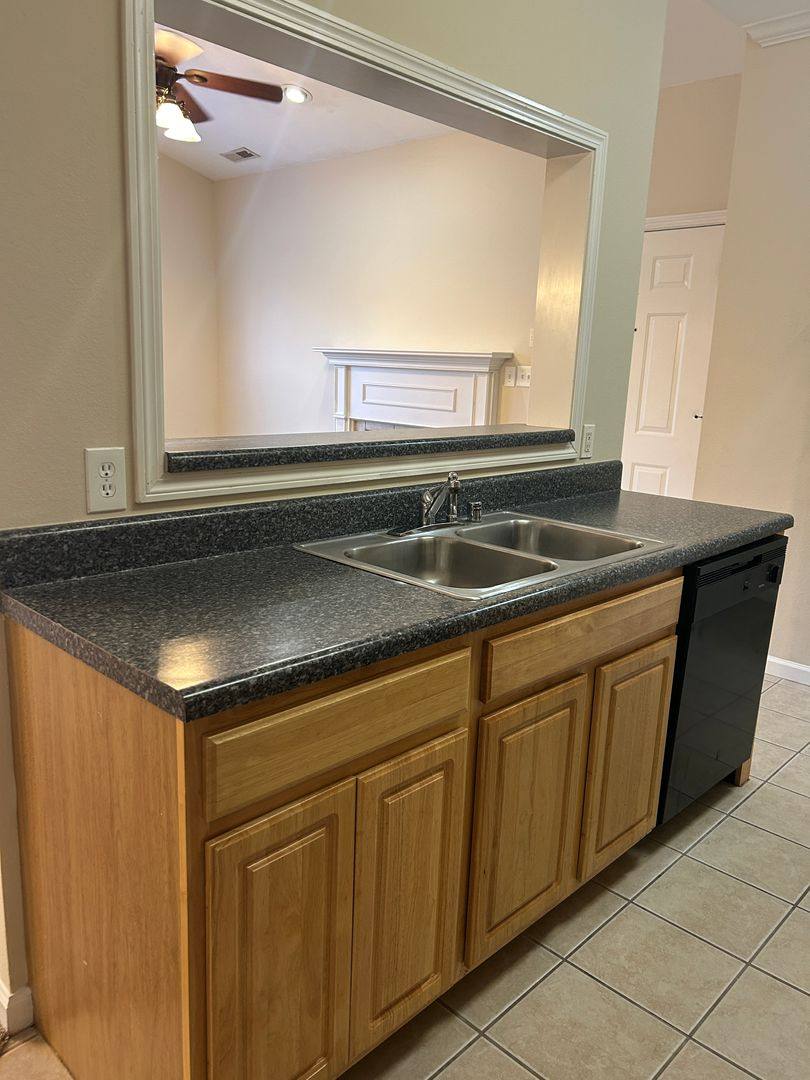 Apartment for rent at 1260 Kenilwood Way, Bowling Green, KY 42104