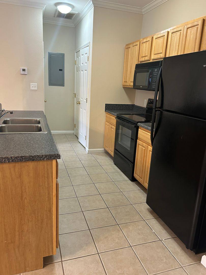 Apartment for rent at 1260 Kenilwood Way, Bowling Green, KY 42104