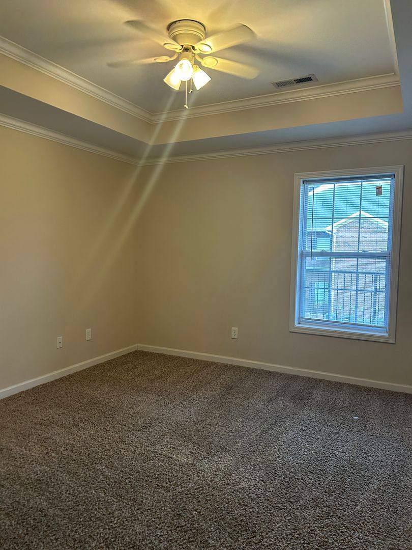 Apartment for rent at 1260 Kenilwood Way, Bowling Green, KY 42104