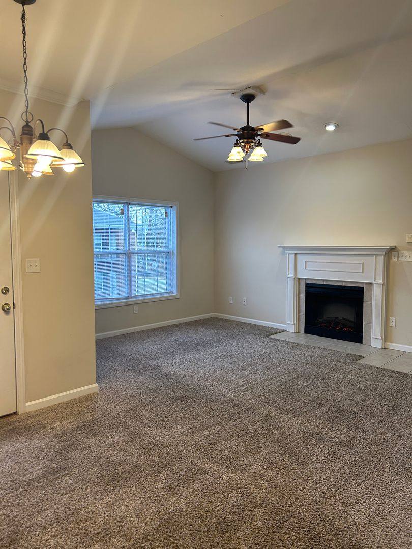 Apartment for rent at 1260 Kenilwood Way, Bowling Green, KY 42104