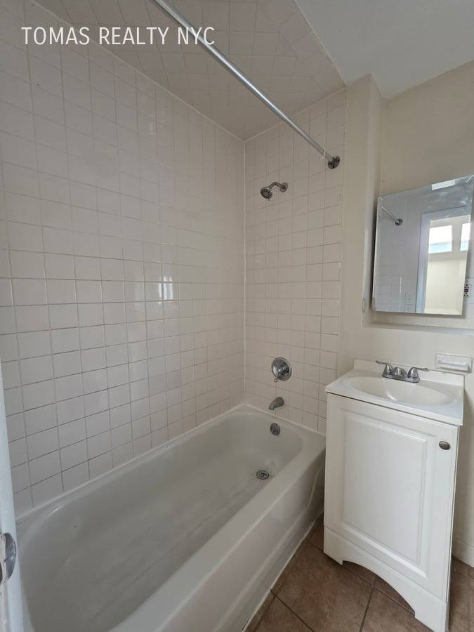 Apartment for rent at 35 Altonwood Place, Yonkers, NY 10703