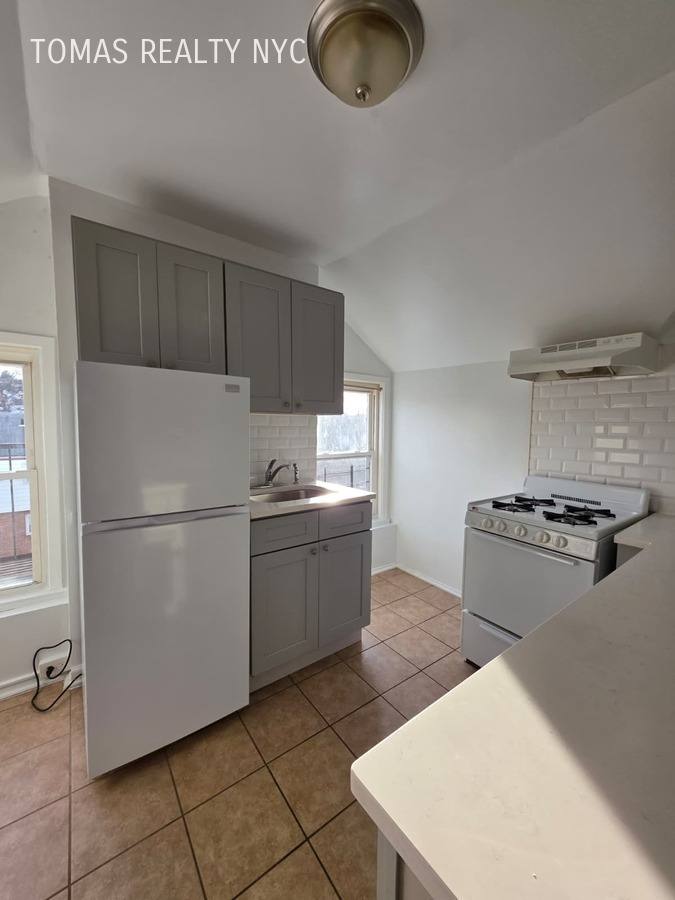 Apartment for rent at 35 Altonwood Place, Yonkers, NY 10703
