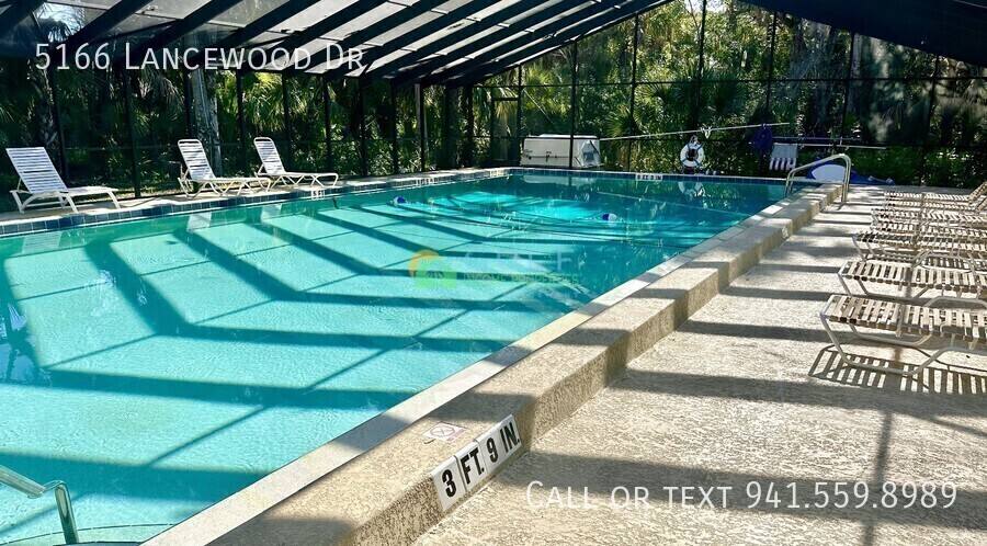 Townhouse for rent at 5166 Lancewood Dr, Sarasota, FL 34232