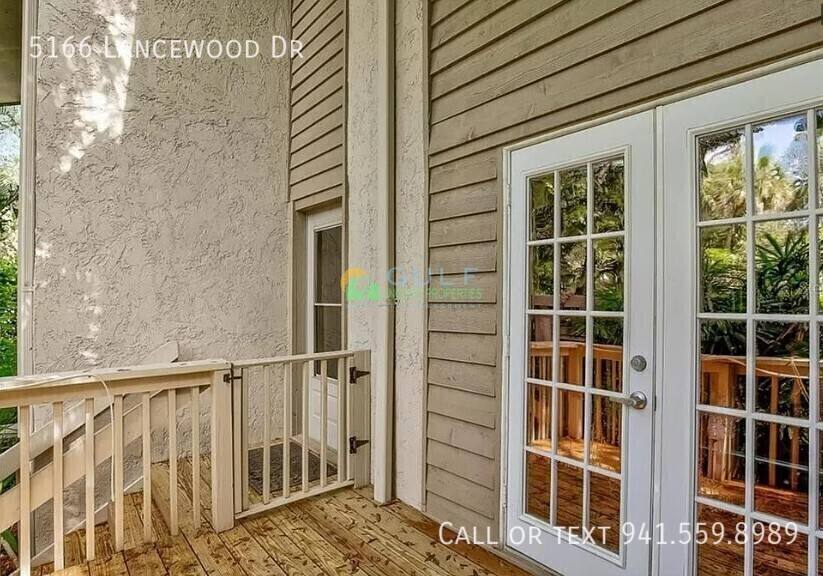 Townhouse for rent at 5166 Lancewood Dr, Sarasota, FL 34232