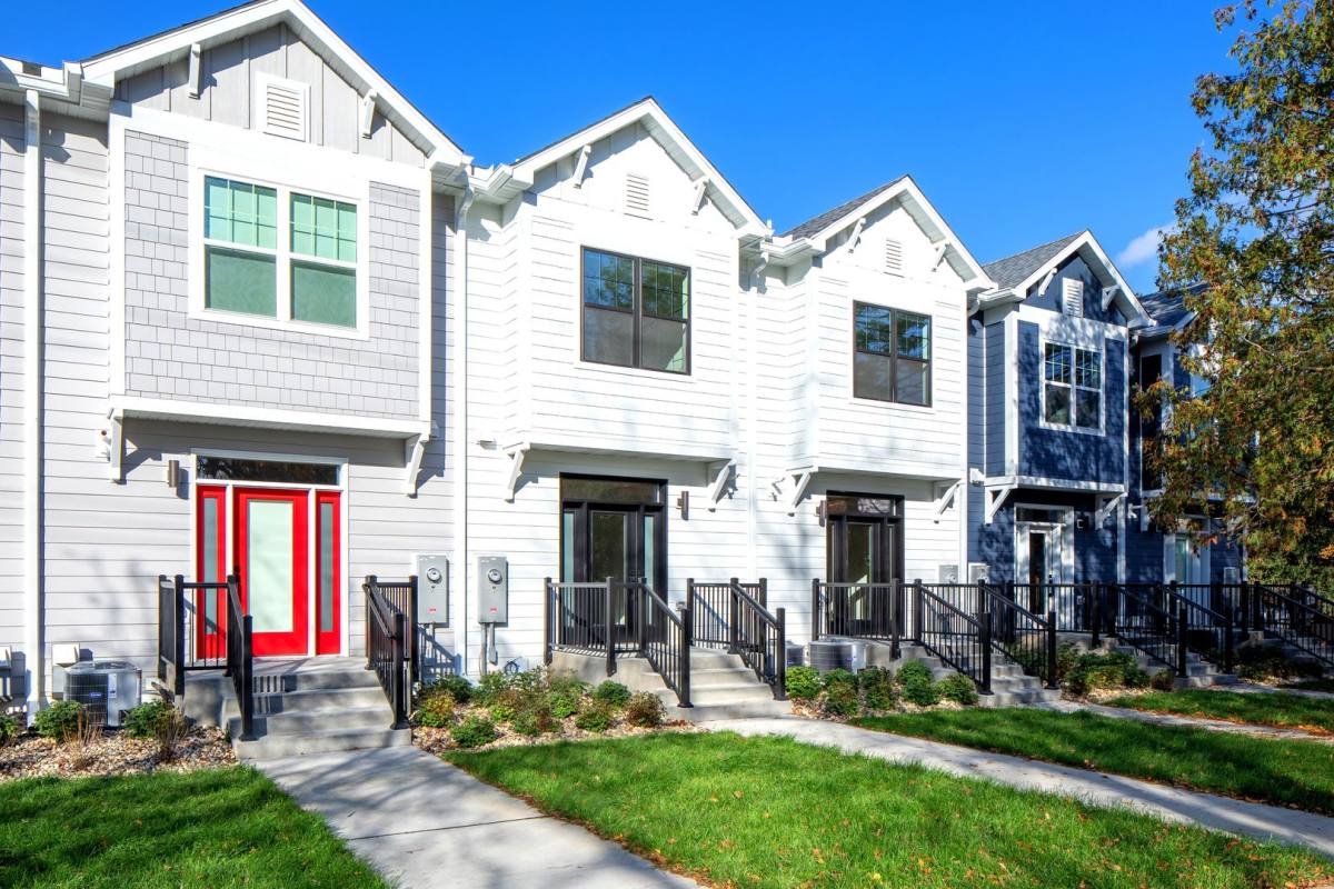 Townhouse for rent at 533-537 14th Ave SW, Rochester, MN 55902