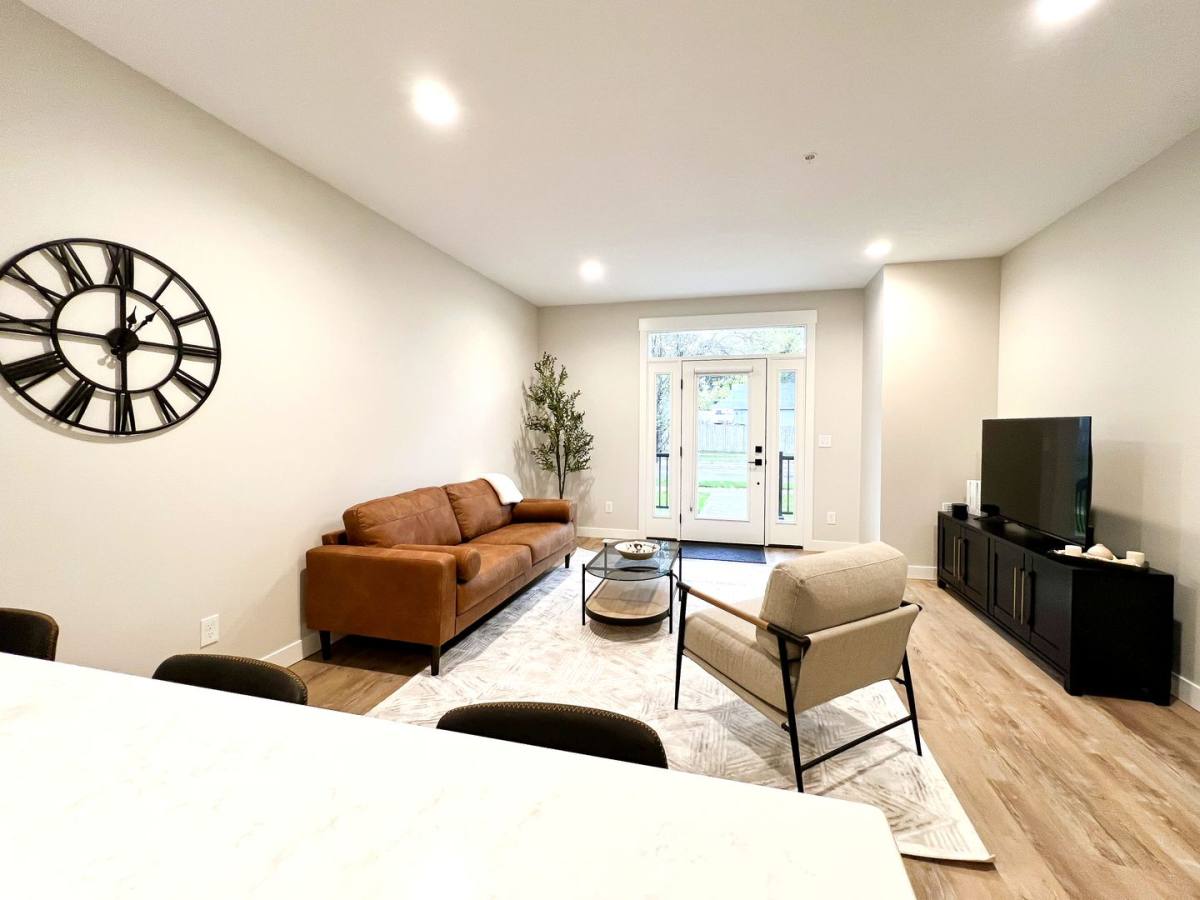 Townhouse for rent at 533-537 14th Ave SW, Rochester, MN 55902