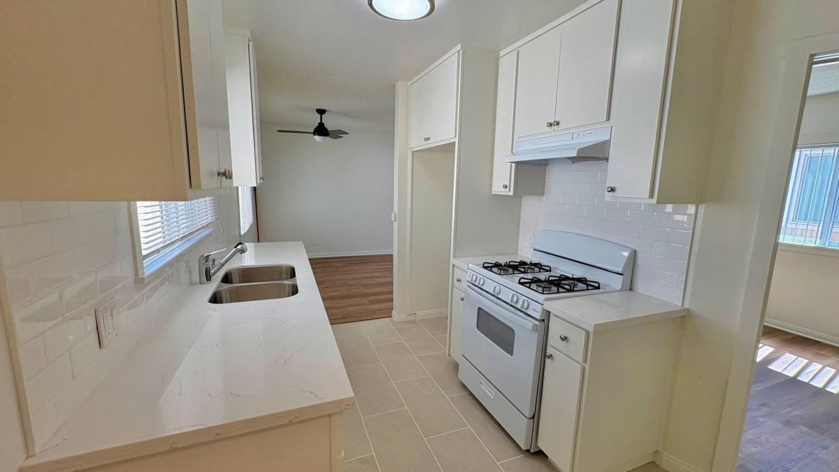 Apartment for rent at 14516-28 1 2 Burin Ave, Lawndale, CA 90260