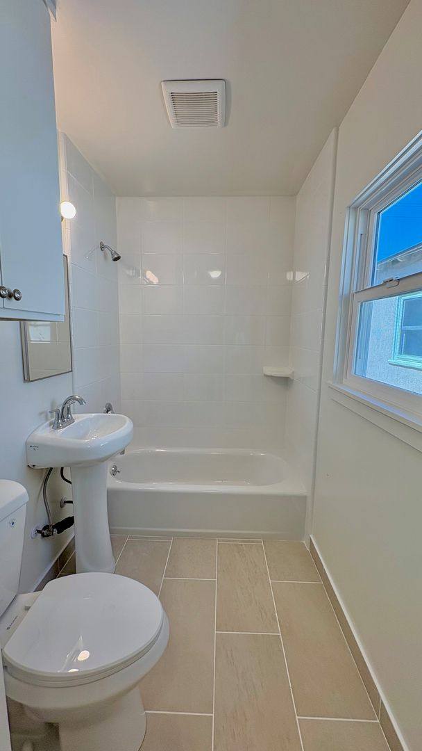 Apartment for rent at 14516-28 1 2 Burin Ave, Lawndale, CA 90260