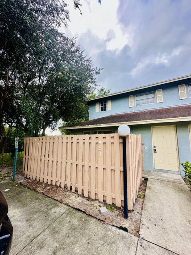 House for rent at 451 W Cypress Way, West Palm Beach, FL 33406