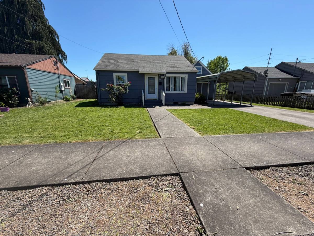 House for rent at 56 E Cedar St, Lebanon, OR 97355
