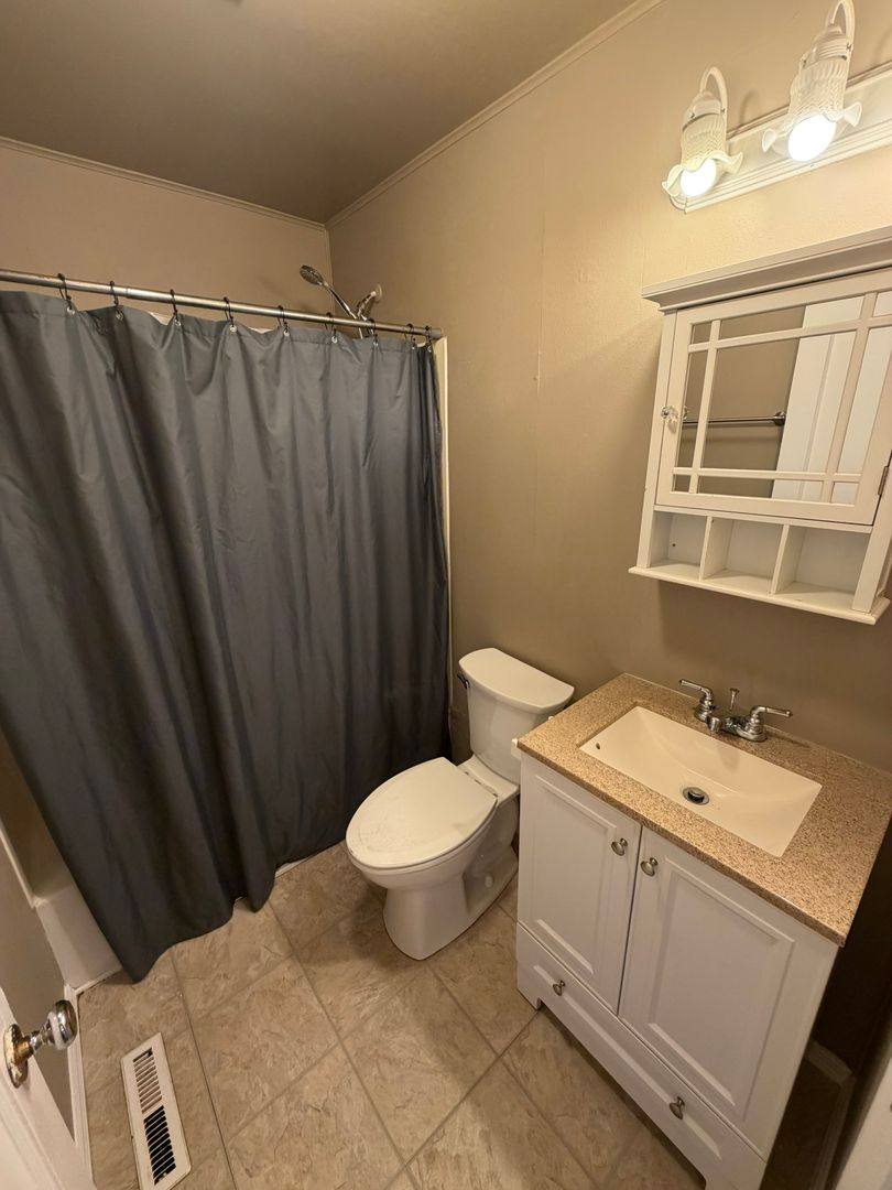 House for rent at 56 E Cedar St, Lebanon, OR 97355
