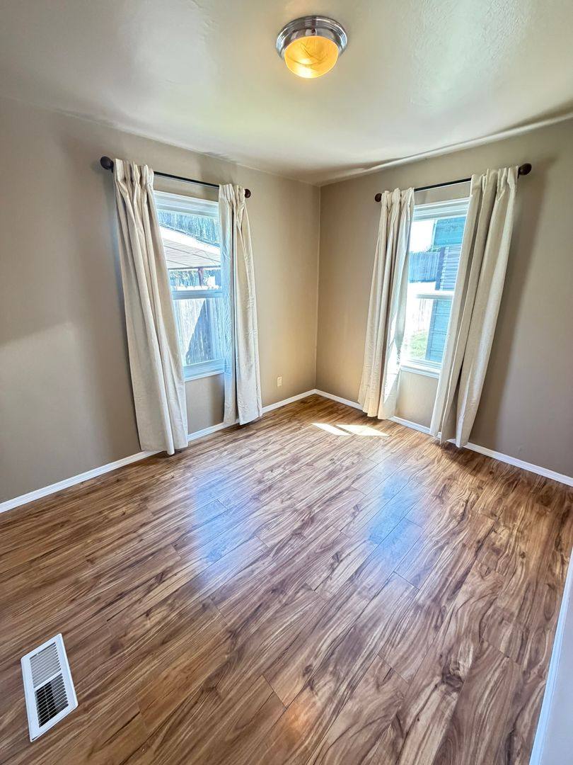 House for rent at 56 E Cedar St, Lebanon, OR 97355
