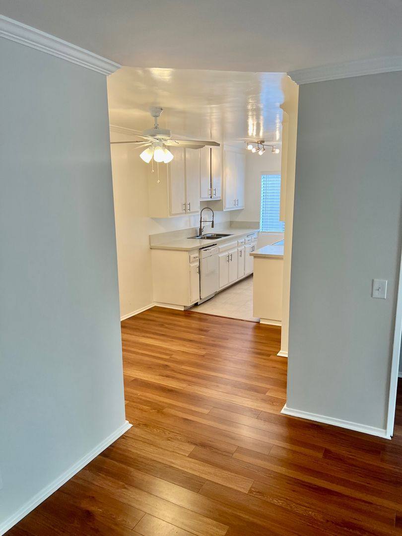Apartment for rent at 320 S Clark Dr, Los Angeles, CA 90048