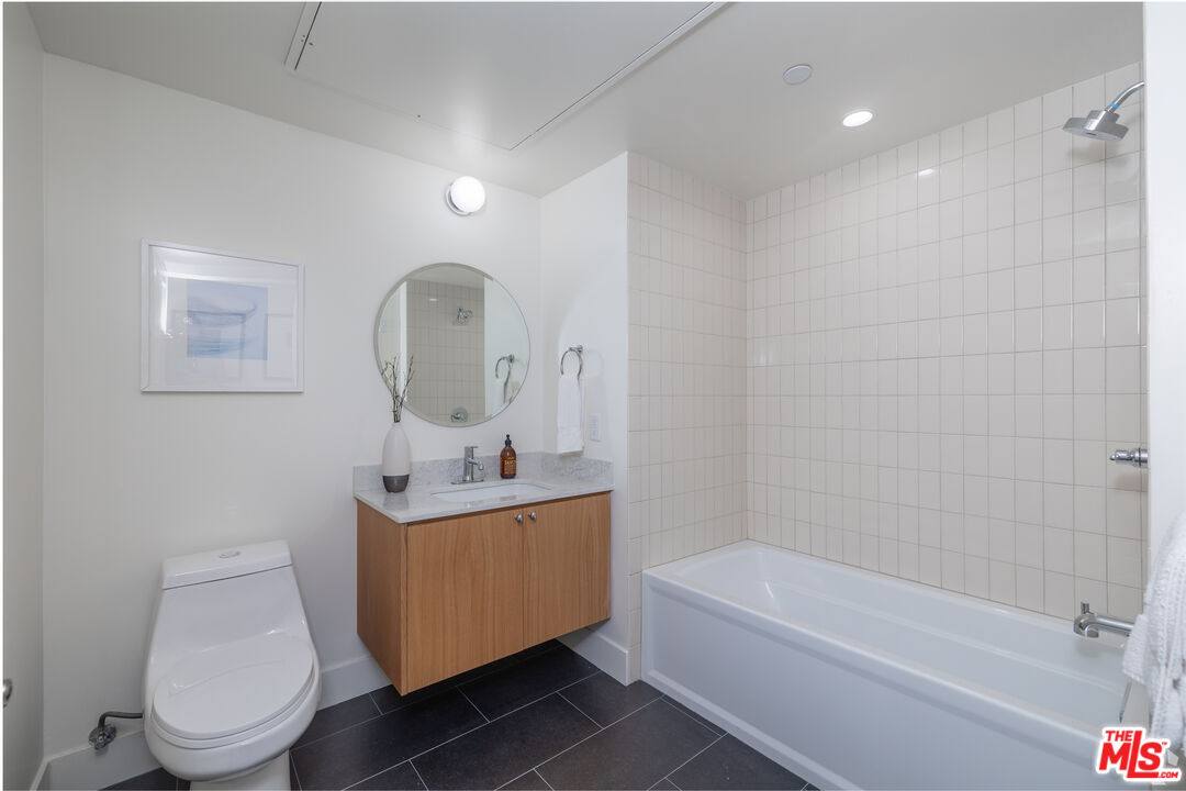 Apartment for rent at 1822 Overland Ave #303, Los Angeles, CA 90025
