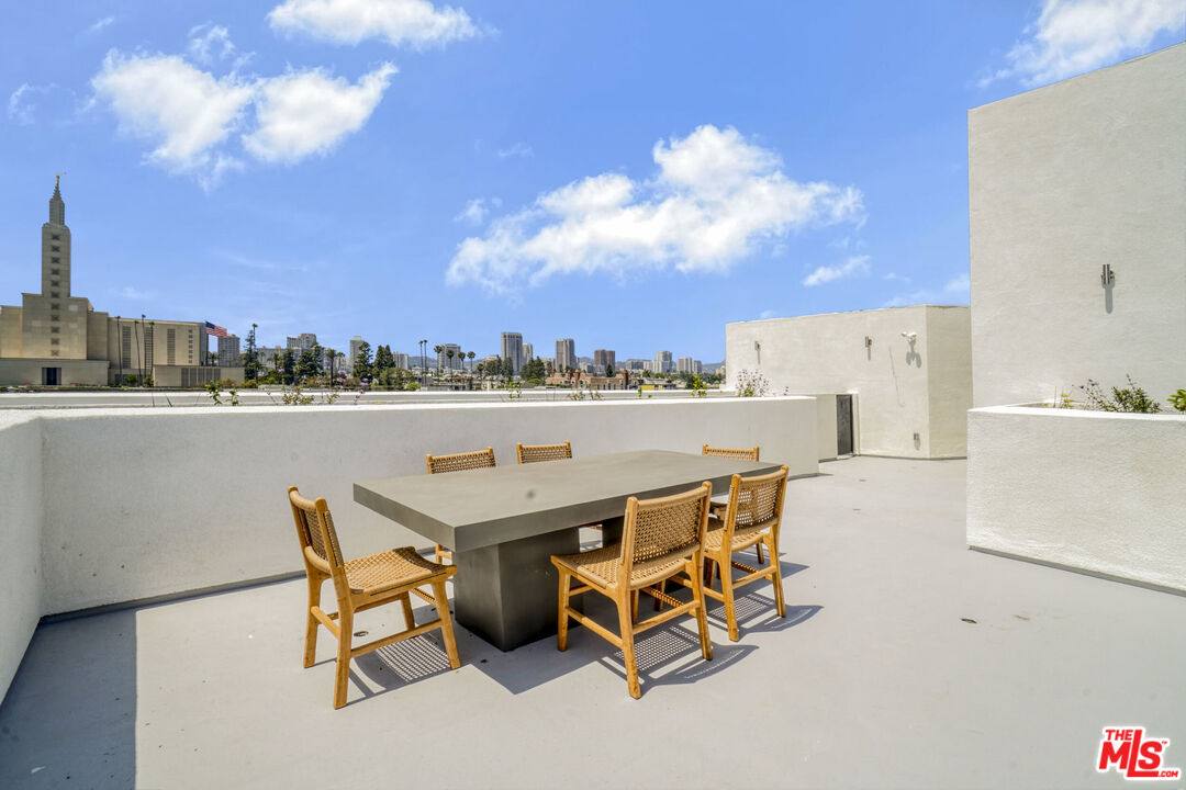 Apartment for rent at 1822 Overland Ave #303, Los Angeles, CA 90025