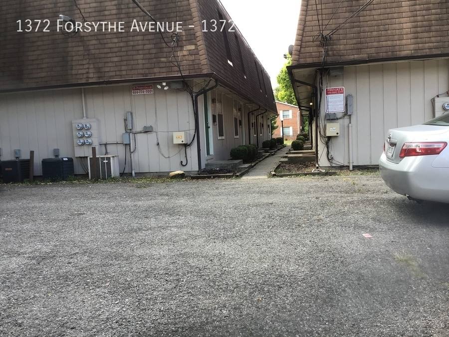 Townhouse for rent at 1372 Forsythe Ave, Columbus, OH 43201