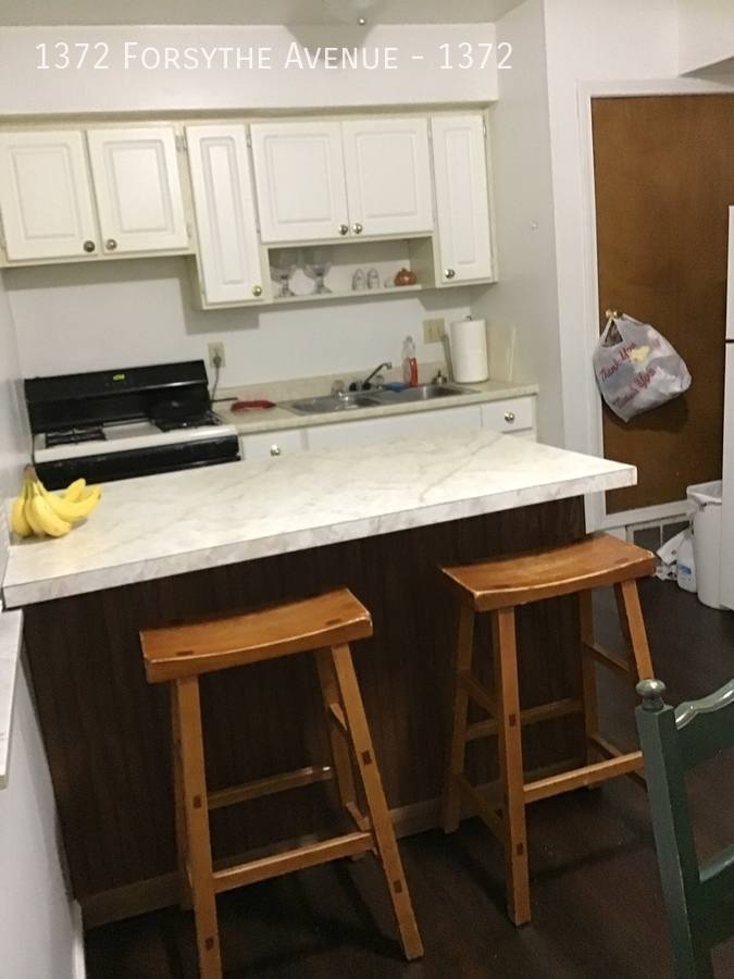 Townhouse for rent at 1372 Forsythe Ave, Columbus, OH 43201