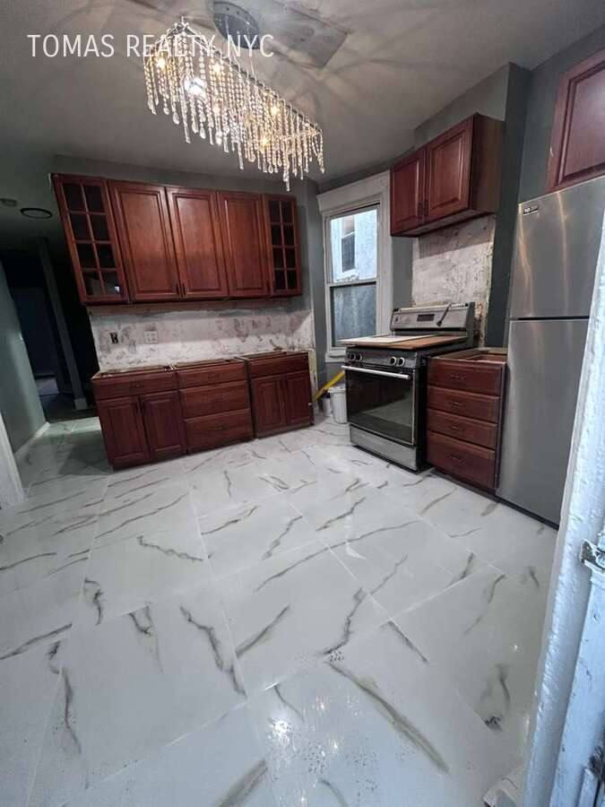 Apartment for rent at 37 Altonwood Place, Yonkers, NY 10710
