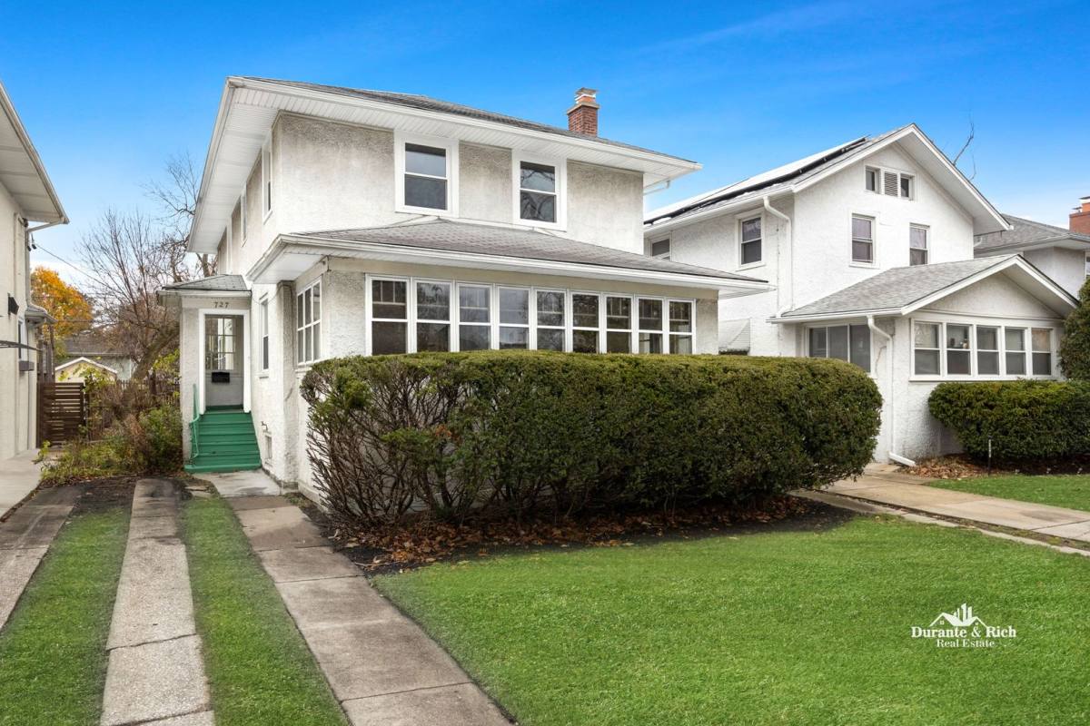 House for rent at 727 N Ridgeland Ave, Oak Park, IL 60302