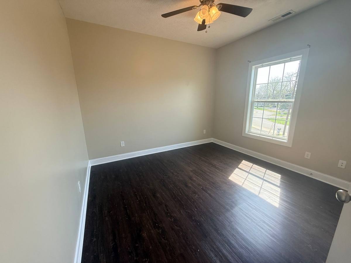 Apartment for rent at 526 Dennis Way, Bowling Green, KY 42101