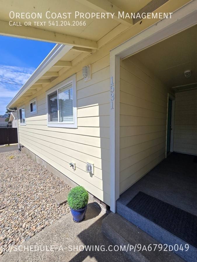 House for rent at 1531 NE 11th St, Lincoln City, OR 97367
