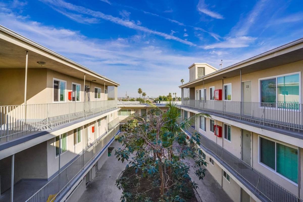 Apartment for rent at 6325 8th Ave #23, Los Angeles, CA 90043