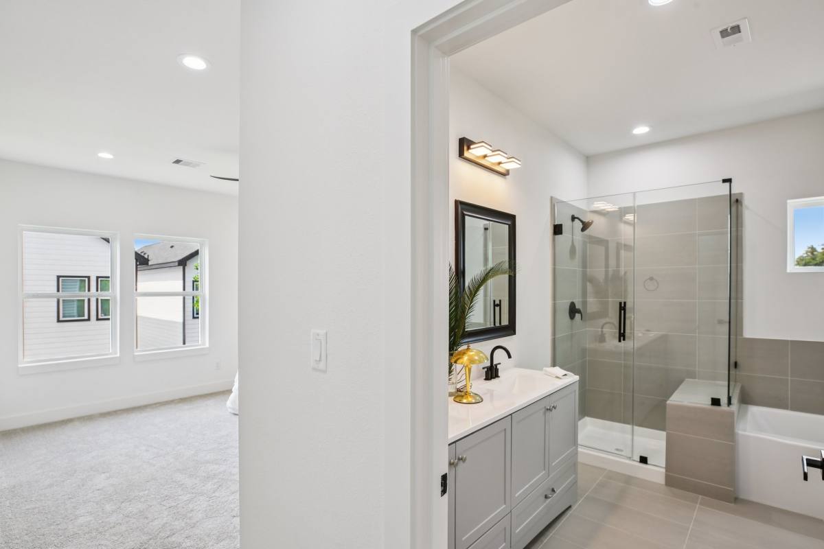 Apartment for rent at 6809 Conley St #6809A, Houston, TX 77021