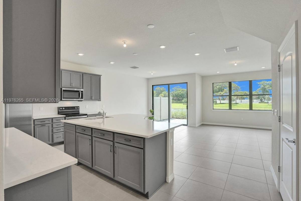 Townhouse for rent at 2202 S Appleton Circle, Fort Lauderdale, FL 33309