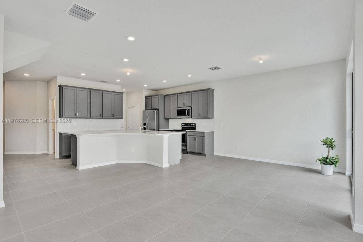 Townhouse for rent at 2202 S Appleton Circle, Fort Lauderdale, FL 33309