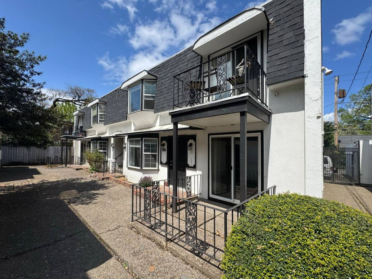 Apartment for rent at 1101 W 6th Ave, Eugene, OR 97402