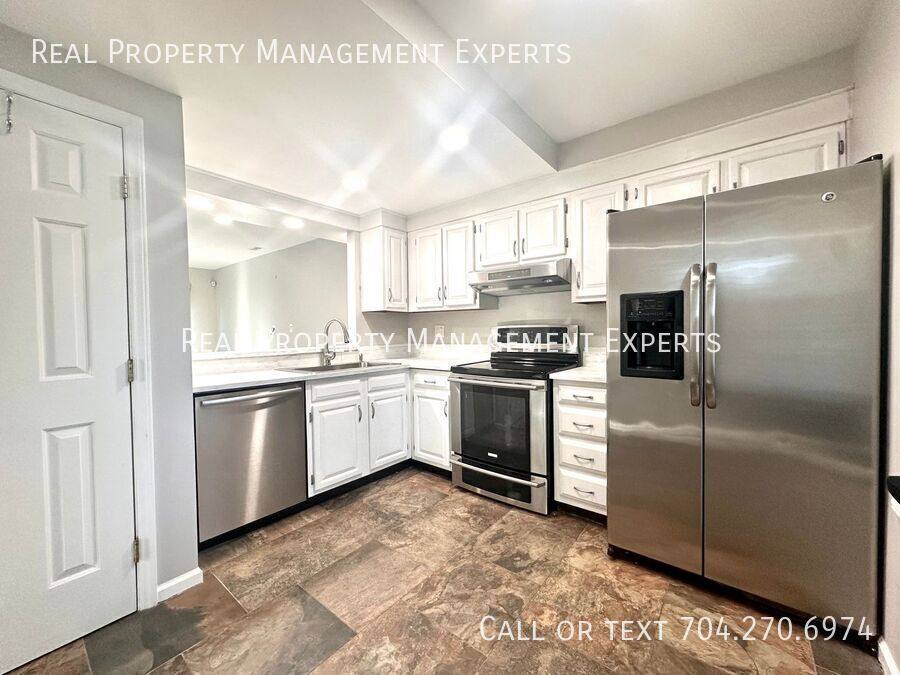 Townhouse for rent at 2739 Von Thuringer Court, Charlotte, NC 28210