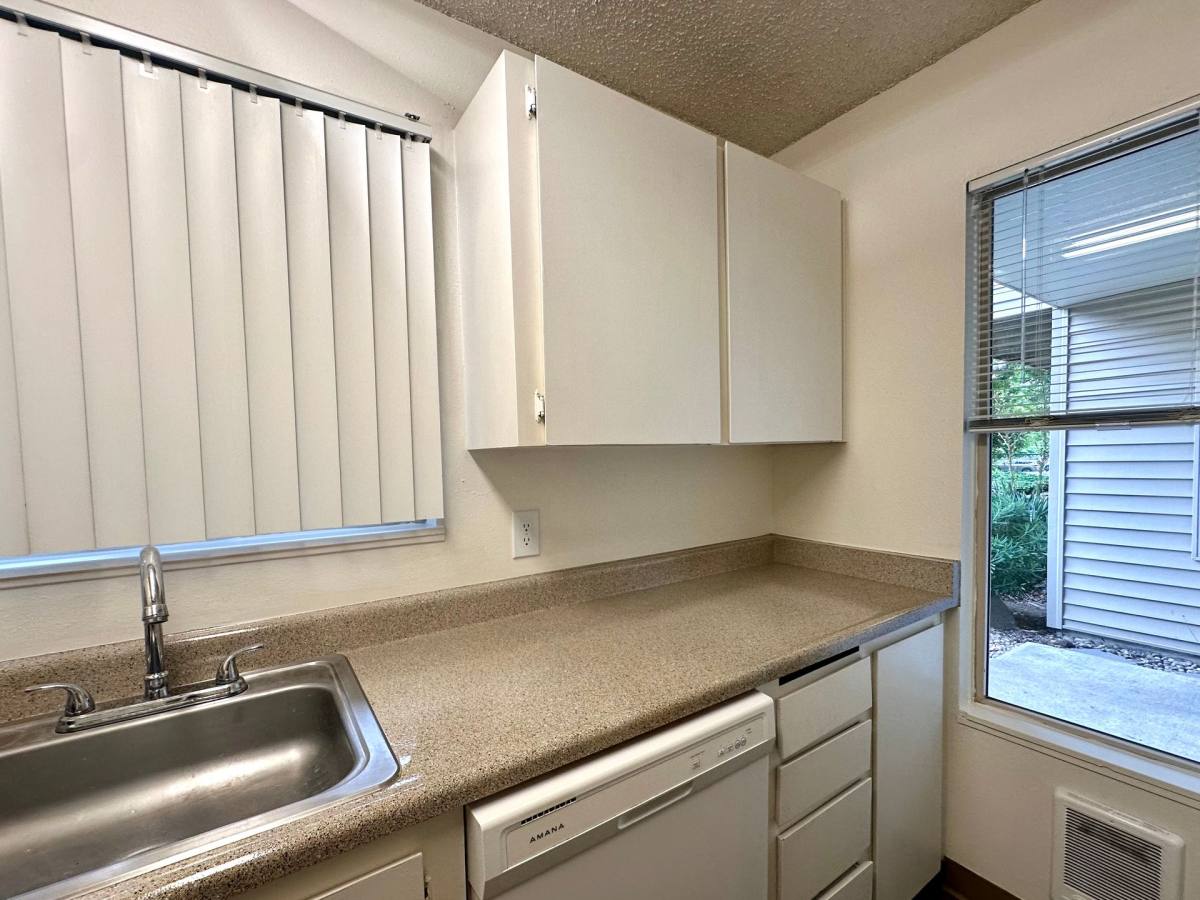 Townhouse for rent at 2311 SE Courtney Ave, Portland, OR 97267