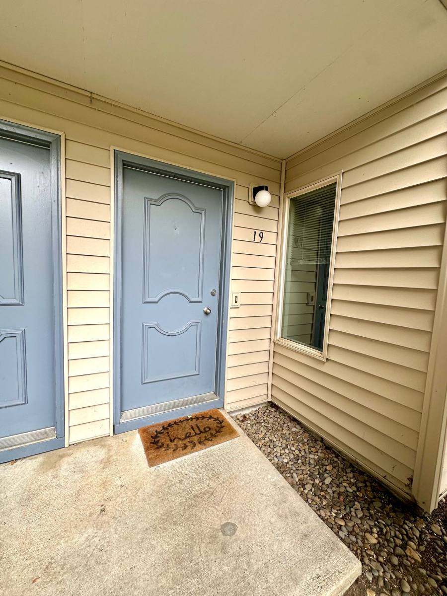 Townhouse for rent at 2311 SE Courtney Ave, Portland, OR 97267