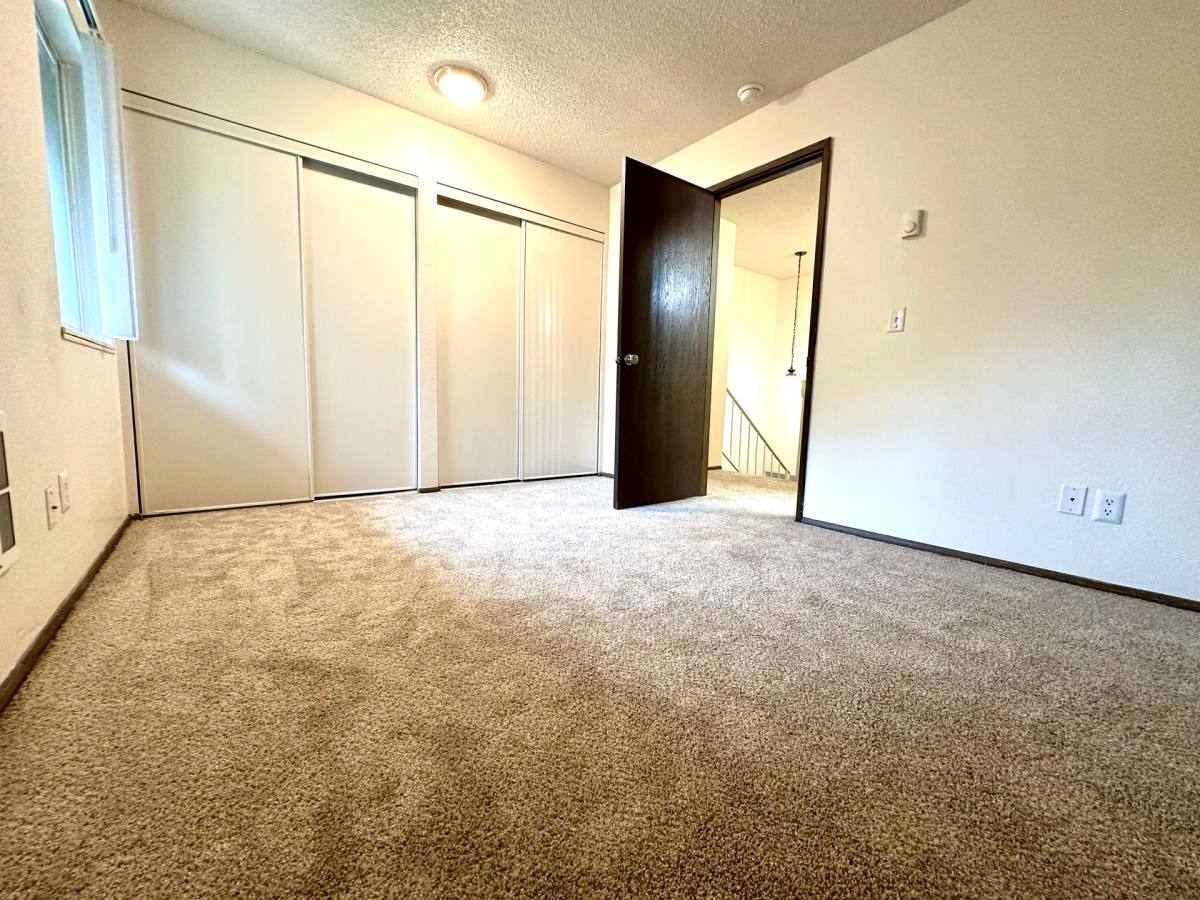 Townhouse for rent at 2311 SE Courtney Ave, Portland, OR 97267