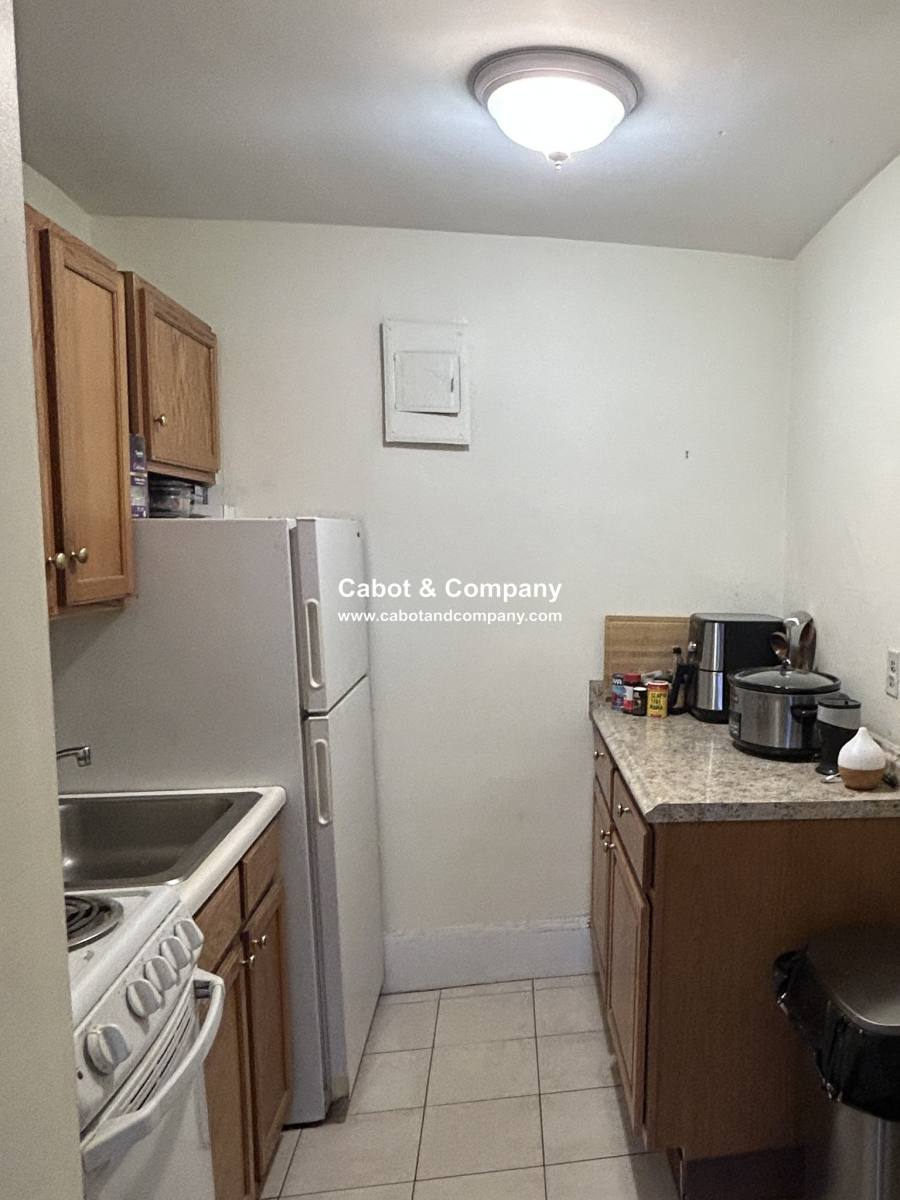 Apartment for rent at 217 Newbury St #2, Boston, MA 02116