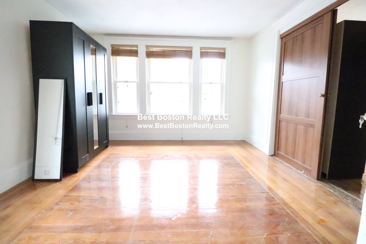 Apartment for rent at 268 Boston Ave #B, Medford, MA 02155