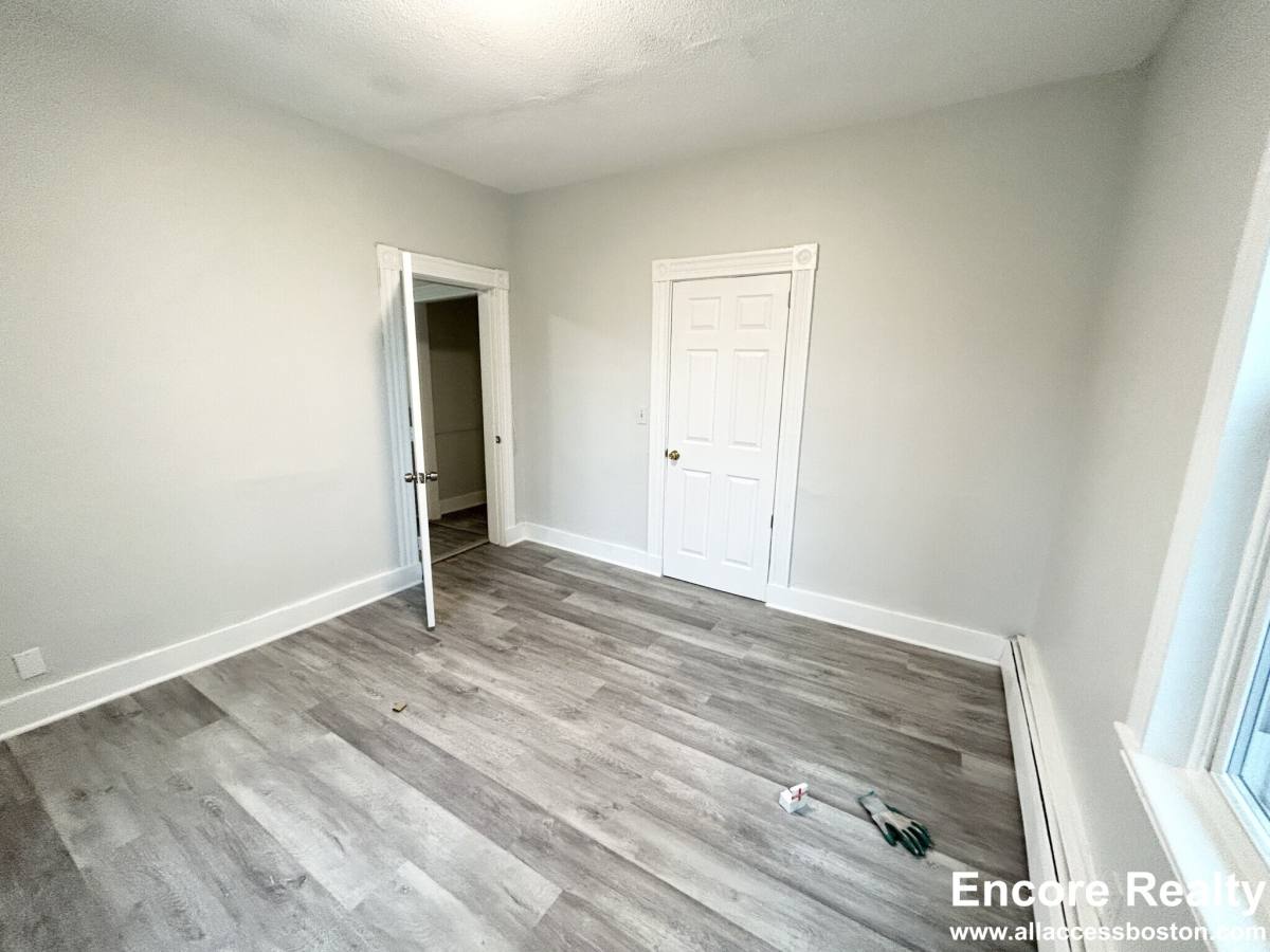 Apartment for rent at 8-10 Oakland St #1, Roxbury, MA 02119