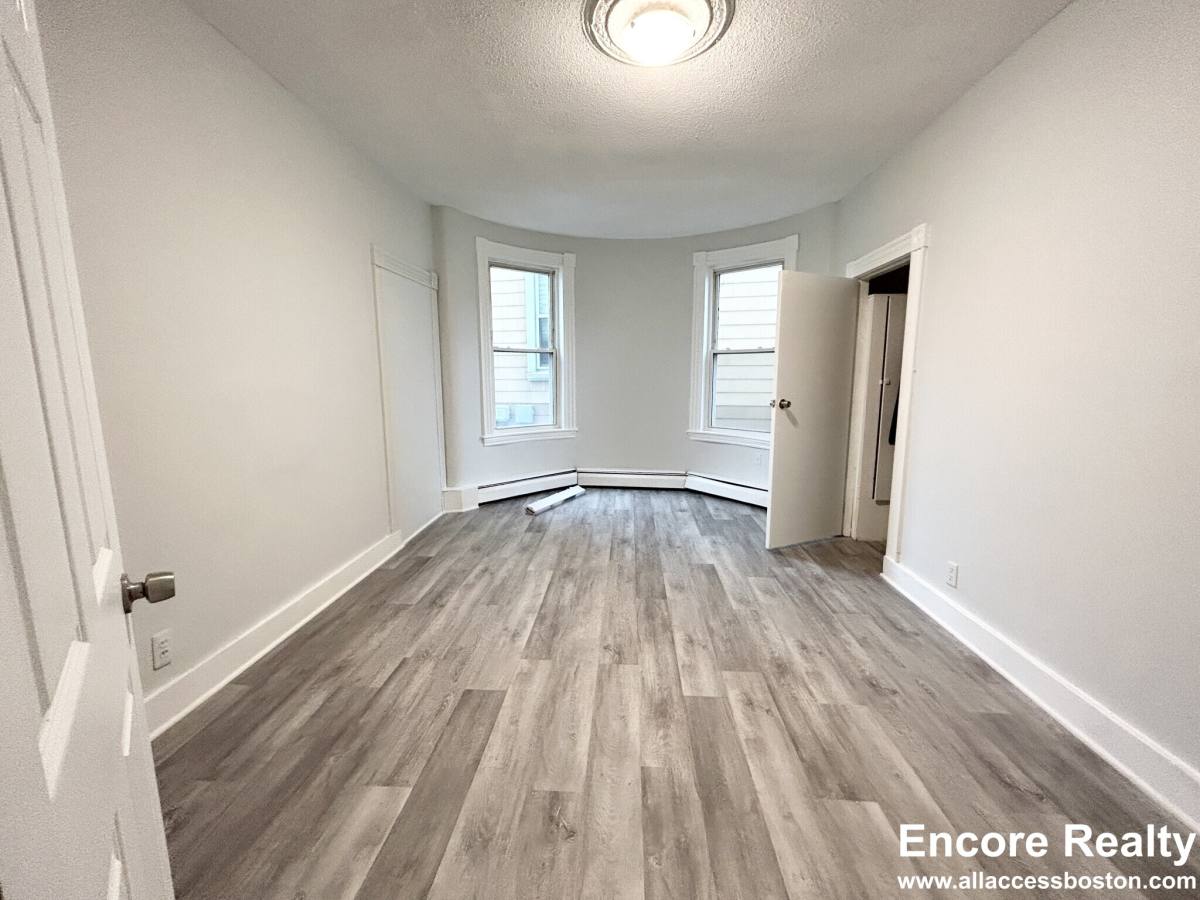 Apartment for rent at 8-10 Oakland St #1, Roxbury, MA 02119
