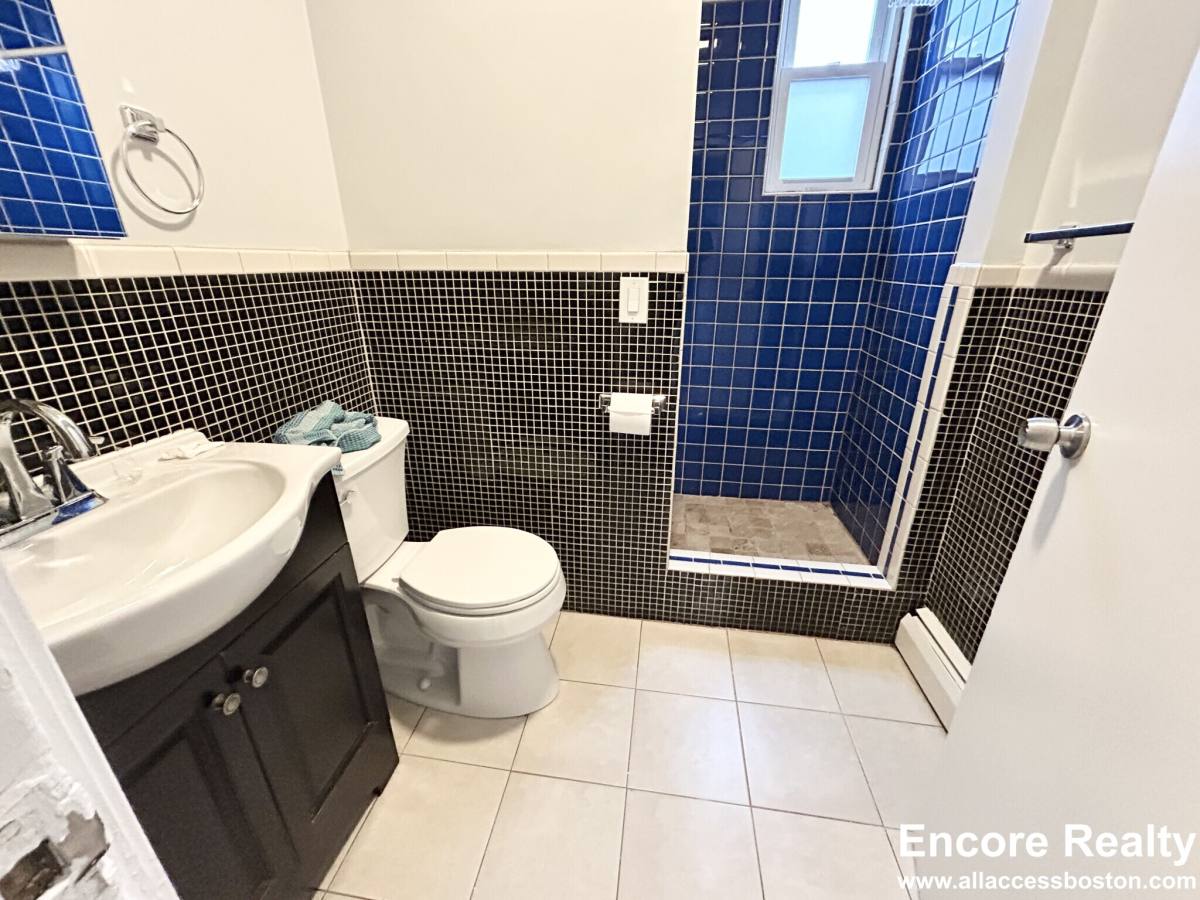 Apartment for rent at 8-10 Oakland St #1, Roxbury, MA 02119