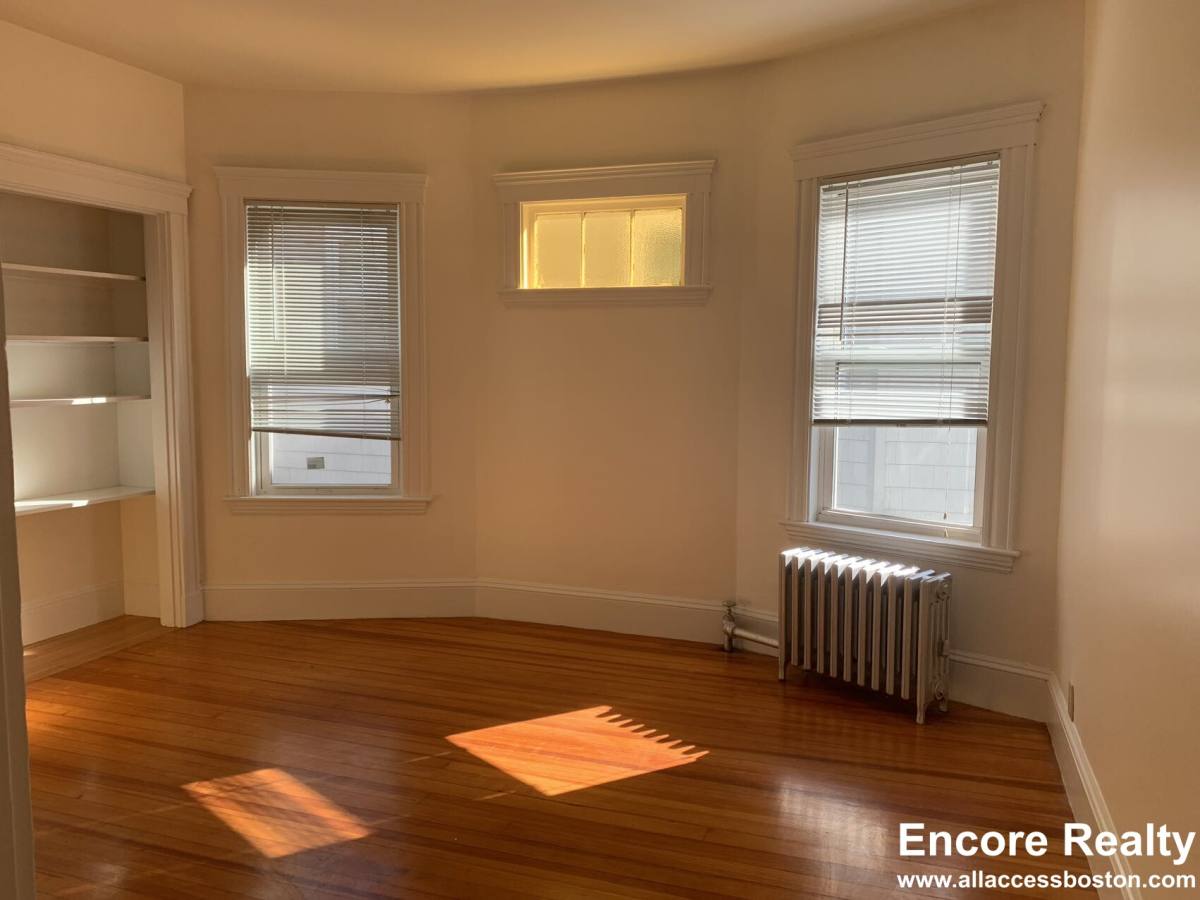 Apartment for rent at 52 Percival St #3, Dorchester, MA 02122