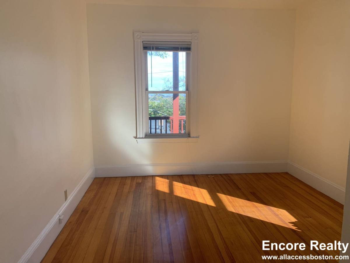 Apartment for rent at 52 Percival St #3, Dorchester, MA 02122