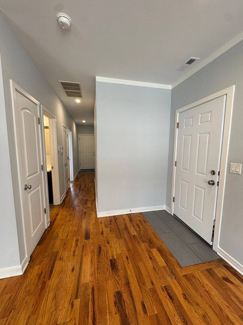 Apartment for rent at 1150 N Keeler Ave #1E, Chicago, IL 60651
