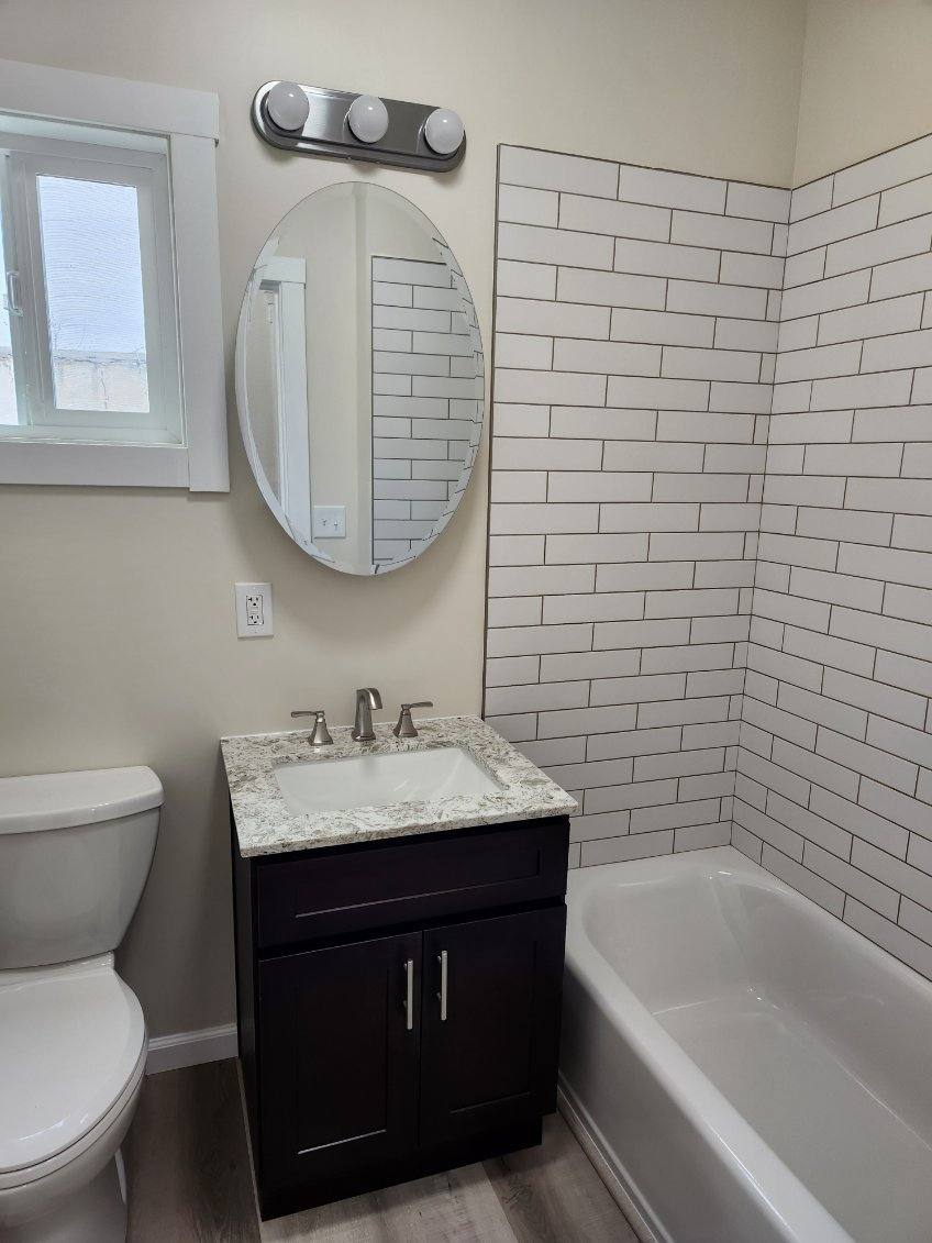 Apartment for rent at 242 16th St, Richmond, CA 94801
