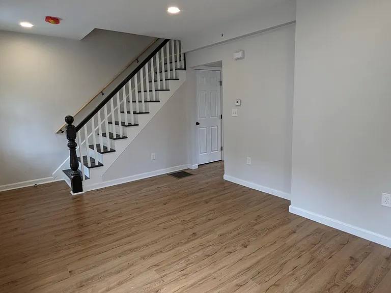 Townhouse for rent at 8 Lawton Place #7, Waltham, MA 02453