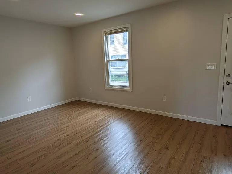 Townhouse for rent at 8 Lawton Place #7, Waltham, MA 02453