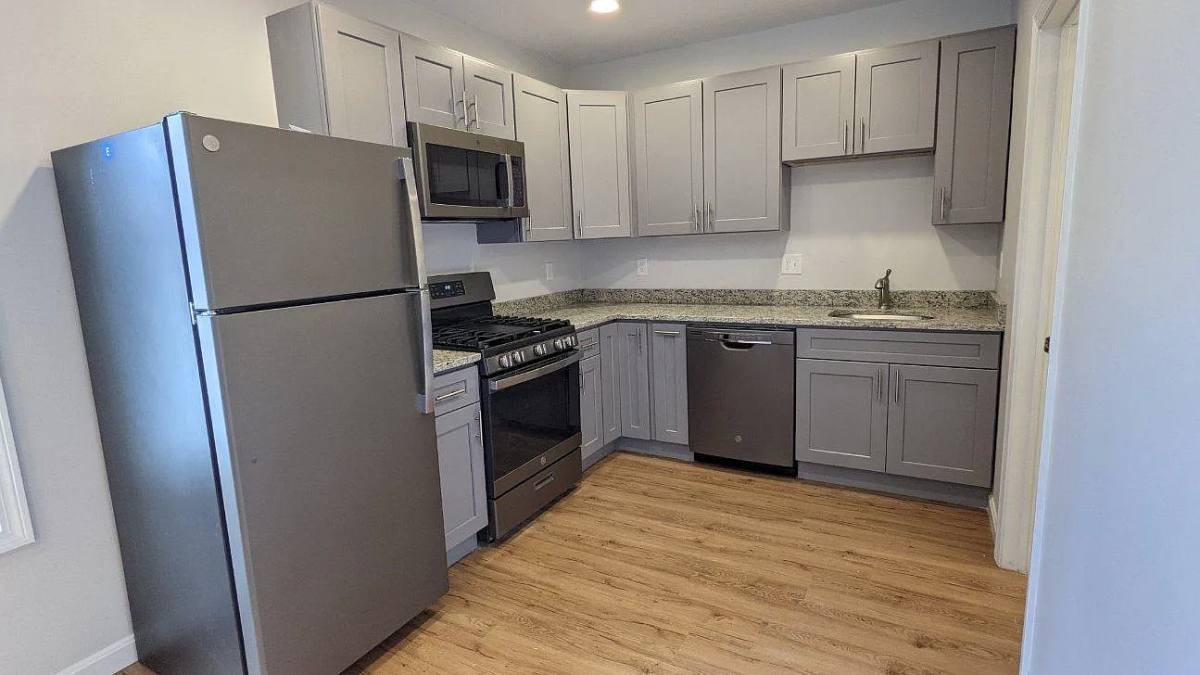 Townhouse for rent at 8 Lawton Place #7, Waltham, MA 02453
