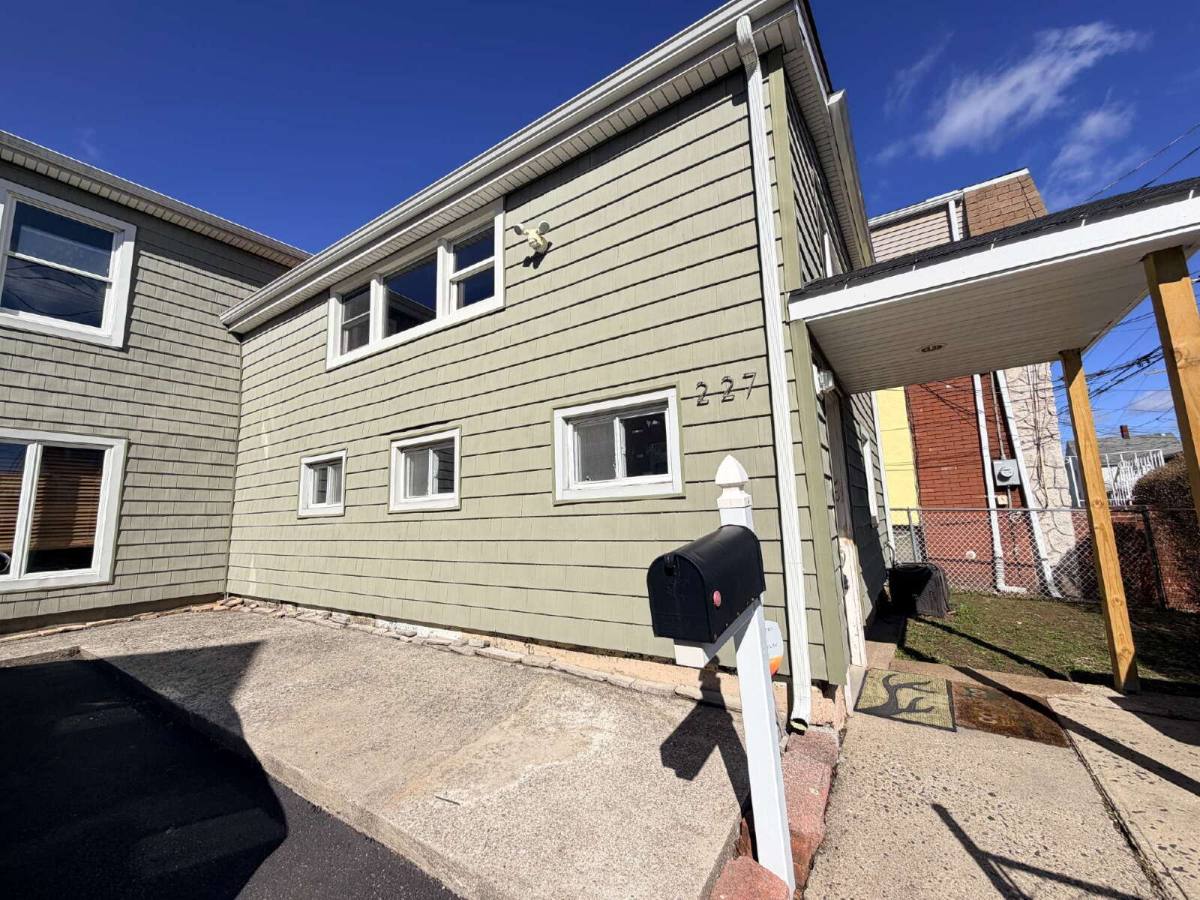 House for rent at 227 Washington Ave, Hackensack, NJ 07601