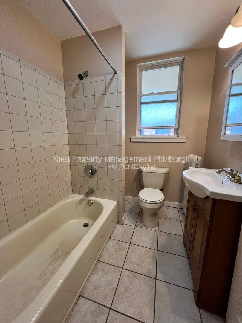 Apartment for rent at 5731 Phillips Ave #2, Pittsburgh, PA 15217